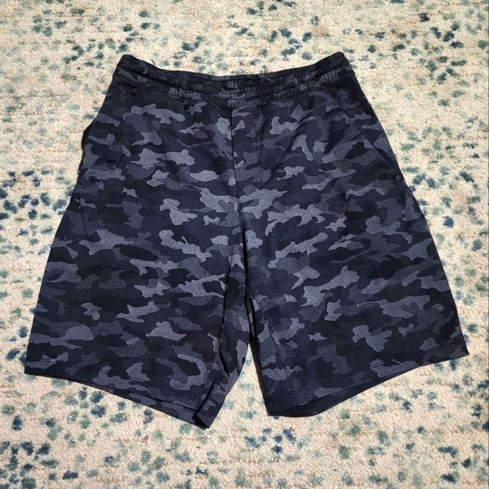 Lululemon Athletica Men’s M Camouflage Training Shorts Liner Running Fitness